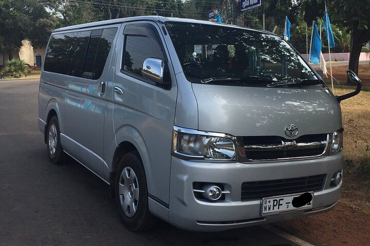 Luxury Private Van and Car Hire in Srilanka - Photo 1 of 6